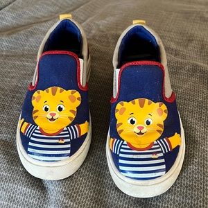 Toddler boys Daniel Tiger beach day sneakers